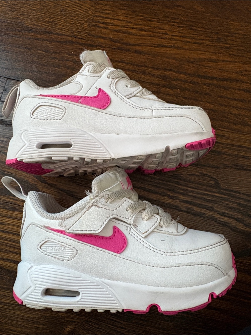 7C Nike Air Max 90 Easy on Kids White Sneakers with Pink Swoosh - Picture 2 of 8